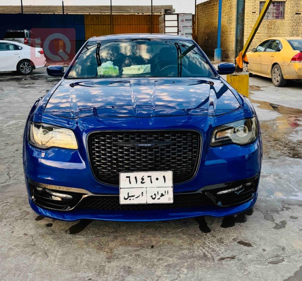 کرایسلەر 300